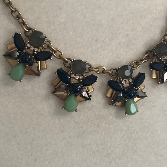 J. CREW Mixed Stone Floral Clusters Gray Hematite Black Green Gold Tone Necklace - Picture 6 of 17
